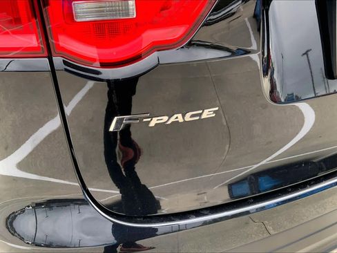 Used 2019 Jaguar F-PACE Portfolio image 30