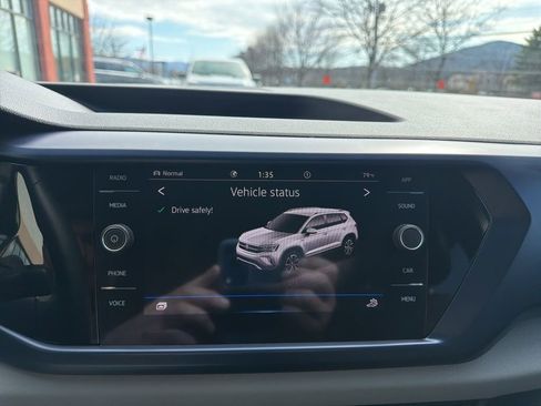 Used 2022 Volkswagen Taos SE image 20