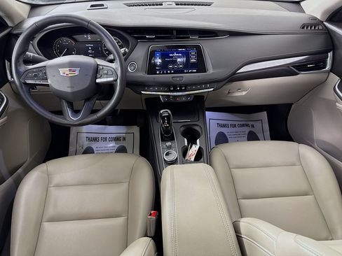 Used 2021 Cadillac XT4 Luxury w/ Cold Weather Package FWD image 25