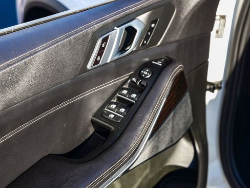 Used 2020 BMW X5 xDrive40i w/ Premium Package image 26