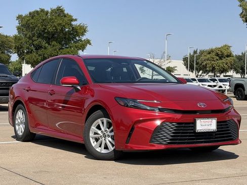 Used 2025 Toyota Camry LE w/ Convenience Package FWD image 2