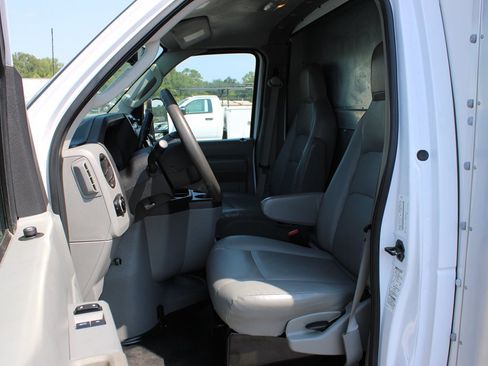 Used 2024 Ford E-350 and Econoline 350 Super Duty w/ Driver's Safety Package RWD image 31