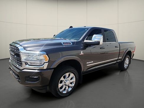 Used 2024 RAM 3500 Limited AWD/4WD image 3