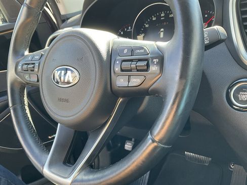 Used 2017 Kia Sorento SX image 24