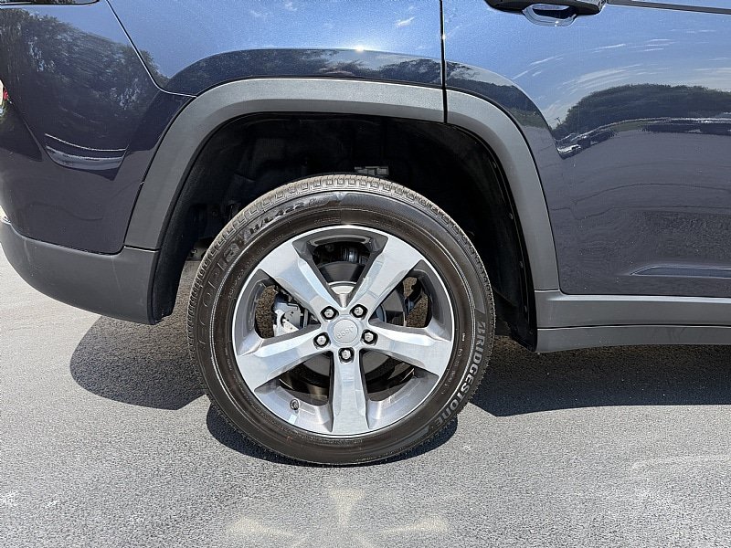 Used 2024 Jeep Grand Cherokee Limited AWD/4WD image 8