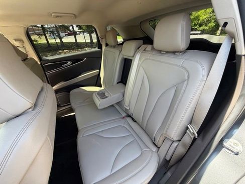 Used 2023 Lincoln Nautilus AWD image 21