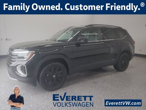 New 2026 Volkswagen Atlas SE image 1
