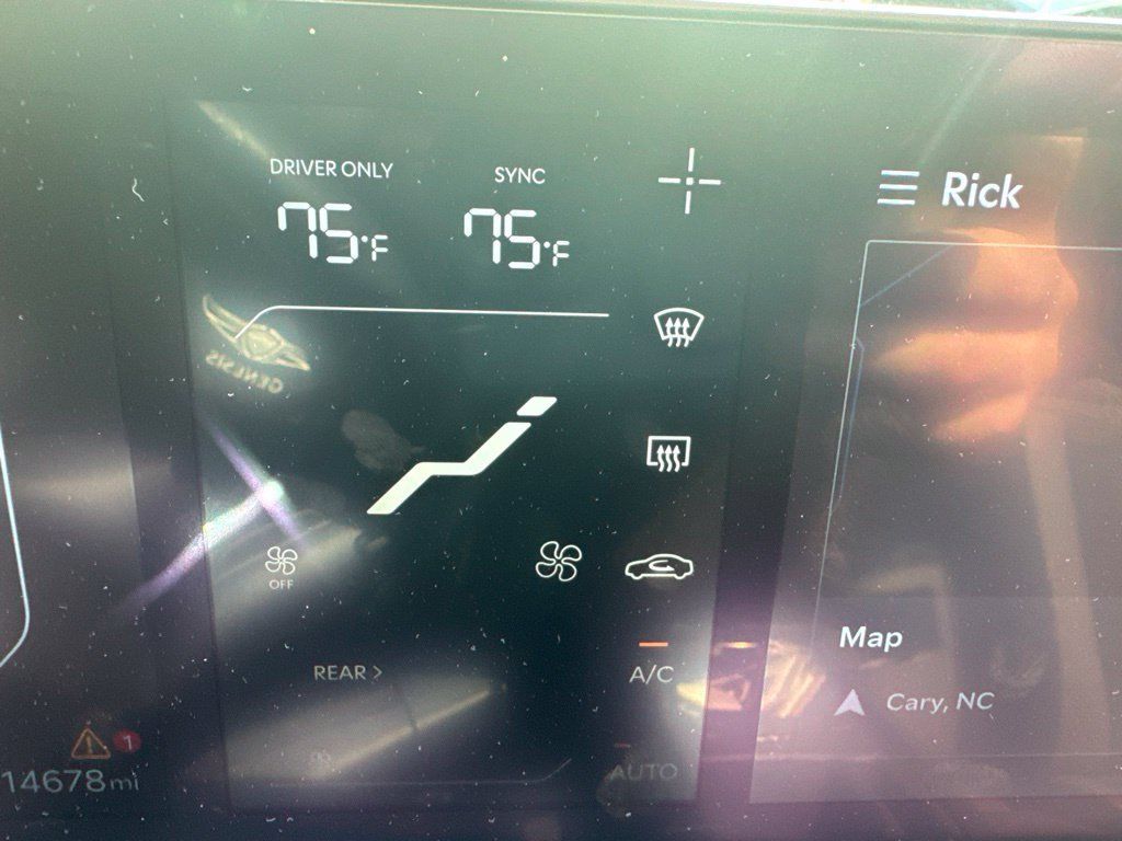 Used 2024 Kia EV9 Light Long Range RWD image 18