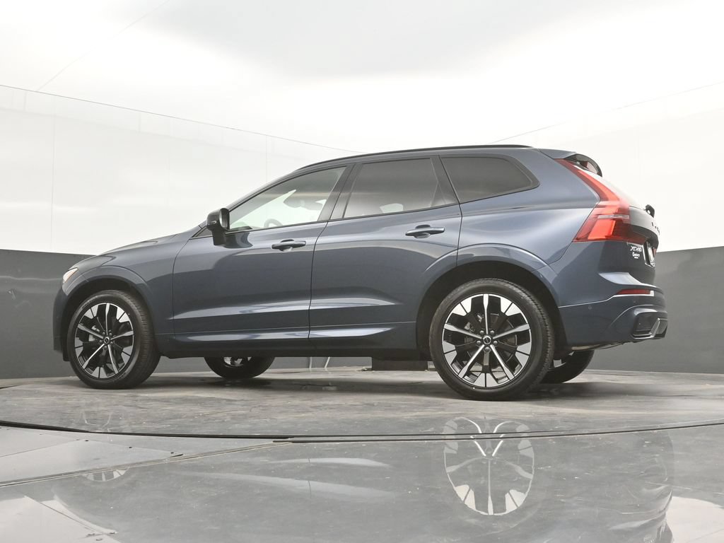 Certified 2026 Volvo XC60 B5 Plus AWD/4WD image 31