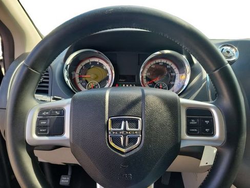 Used 2017 Dodge Grand Caravan SE w/ Power Window Group FWD image 15