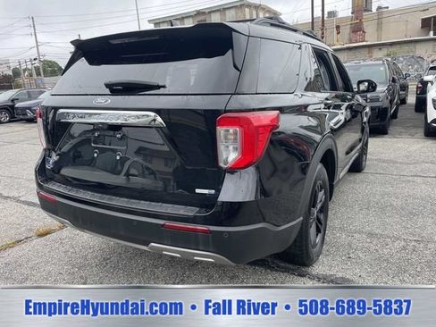 Used 2020 Ford Explorer XLT w/ Equipment Group 202A AWD/4WD image 9
