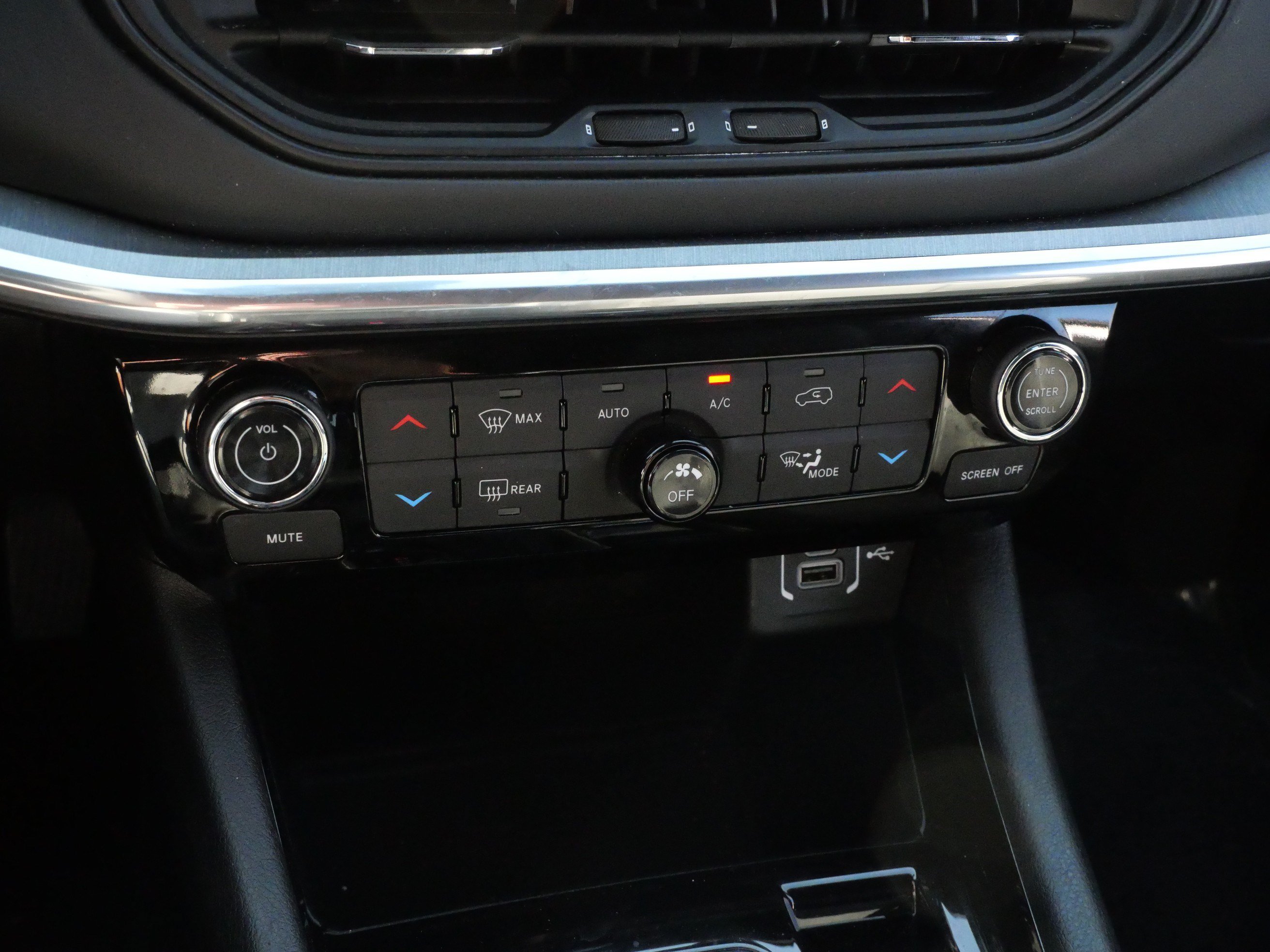 Used 2023 Jeep Compass High Altitude AWD/4WD image 23