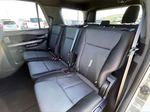 Used 2021 Ford Expedition XLT image 18