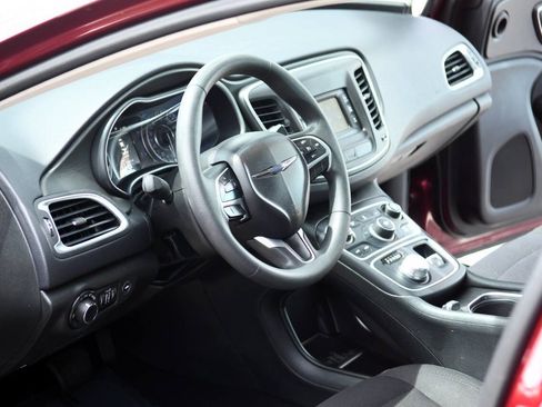 Used 2015 Chrysler 200 Limited FWD image 17