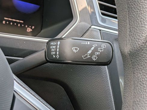 Used 2023 Volkswagen Tiguan S FWD image 29