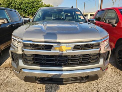 Used 2023 Chevrolet Silverado 1500 LT AWD/4WD image 2