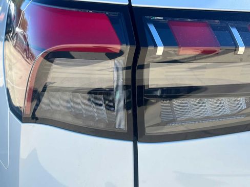 New 2026 INFINITI QX80 Autograph w/ Premium Cargo Package image 11