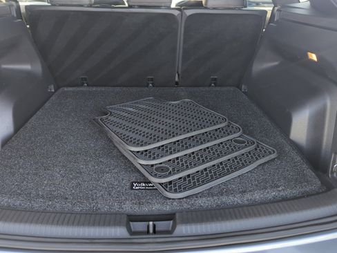 Certified 2022 Volkswagen Atlas Cross Sport SE image 29