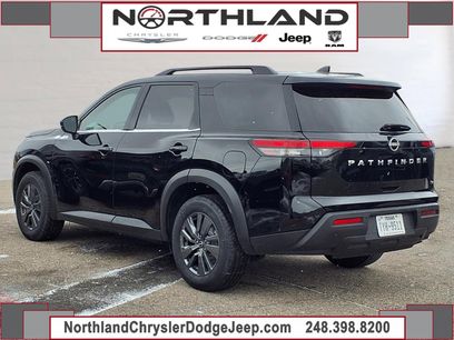 Used 2024 Nissan Pathfinder SV