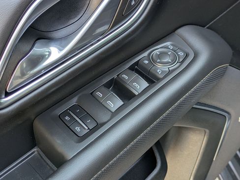 Certified 2023 Chevrolet Suburban Premier image 11