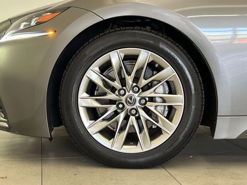 Used 2018 Lexus LS 500 w/ Accessory Package (Z2) image 10