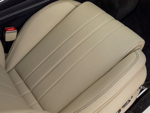 Used 2026 Bentley Flying Spur Plug-In Hybrid AWD/4WD image 49