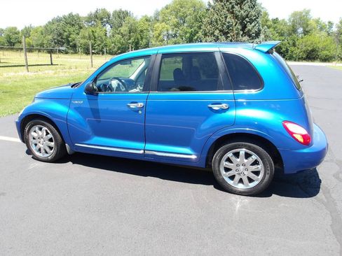 Used 2006 Chrysler PT Cruiser Limited FWD image 12
