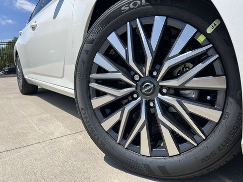 New 2026 Nissan Altima 2.5 SV FWD image 6