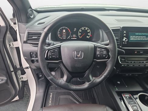 Certified 2024 Honda Ridgeline Black Edition image 10
