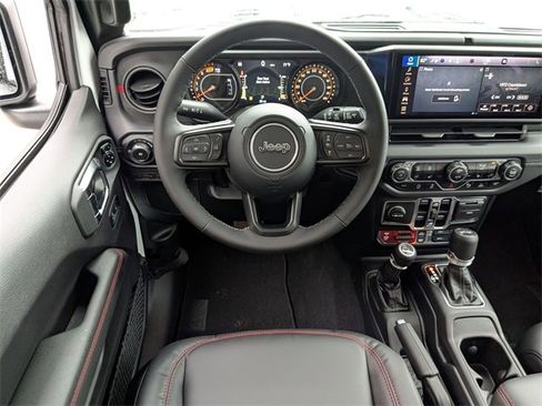 New 2025 Jeep Wrangler Unlimited Rubicon image 23