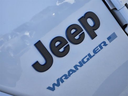 Used 2024 Jeep Wrangler Unlimited w/ Convenience Group image 7