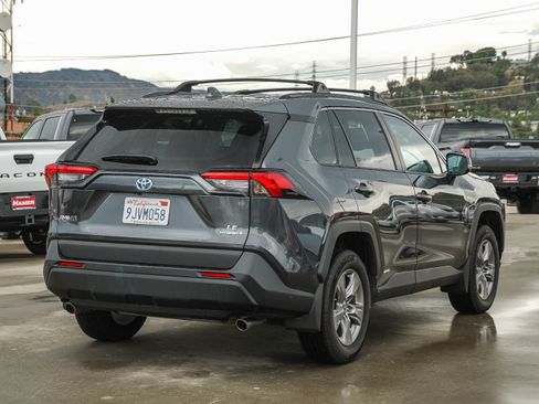 Used 2024 Toyota RAV4 LE AWD/4WD image 7