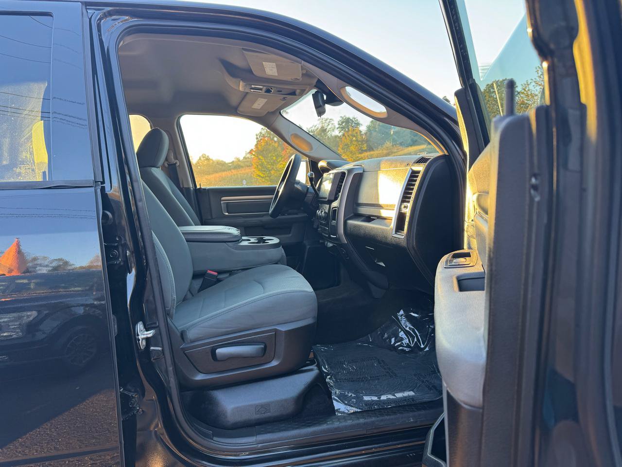 Used 2016 RAM 2500 SLT AWD/4WD image 24
