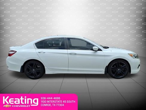 Used 2017 Honda Accord Sport image 4
