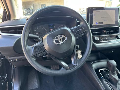 Used 2025 Toyota Corolla LE FWD image 27