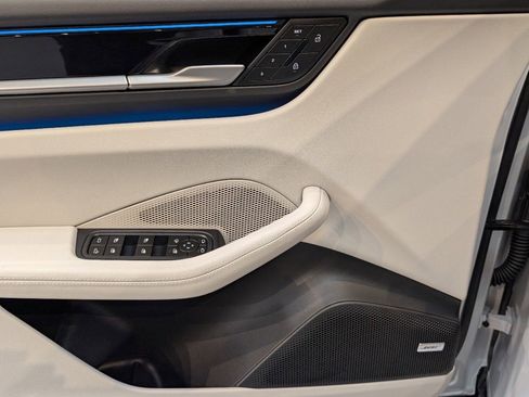 New 2025 Porsche Macan 4S Electric image 19