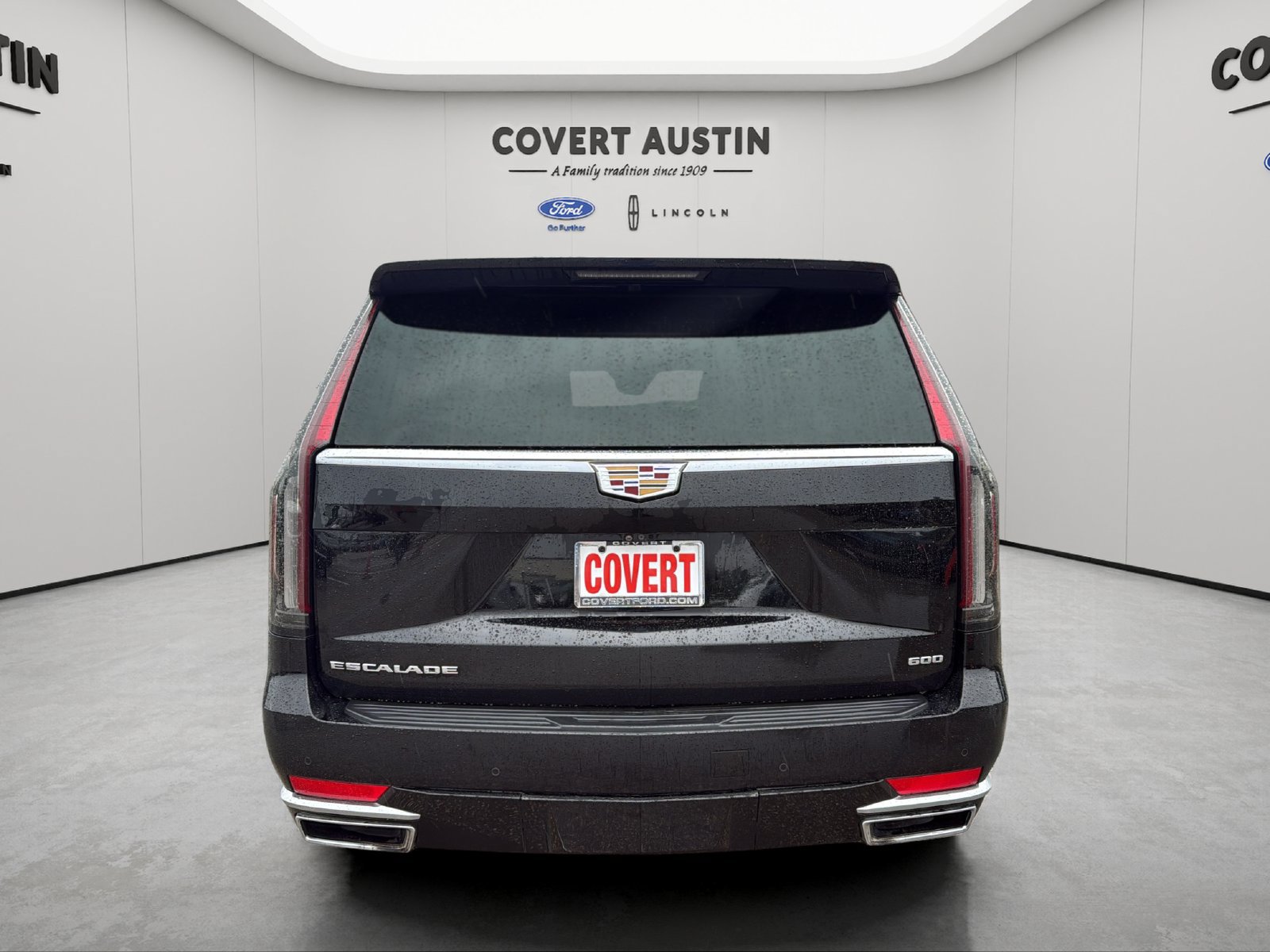 Used 2024 Cadillac Escalade ESV Premium Luxury w/ Performance Package AWD/4WD image 4