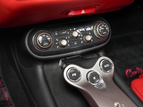 Used 2010 Ferrari California RWD image 46
