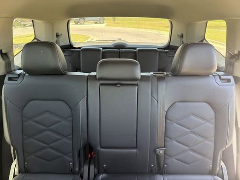 Used 2024 Volkswagen Atlas SE FWD image 24