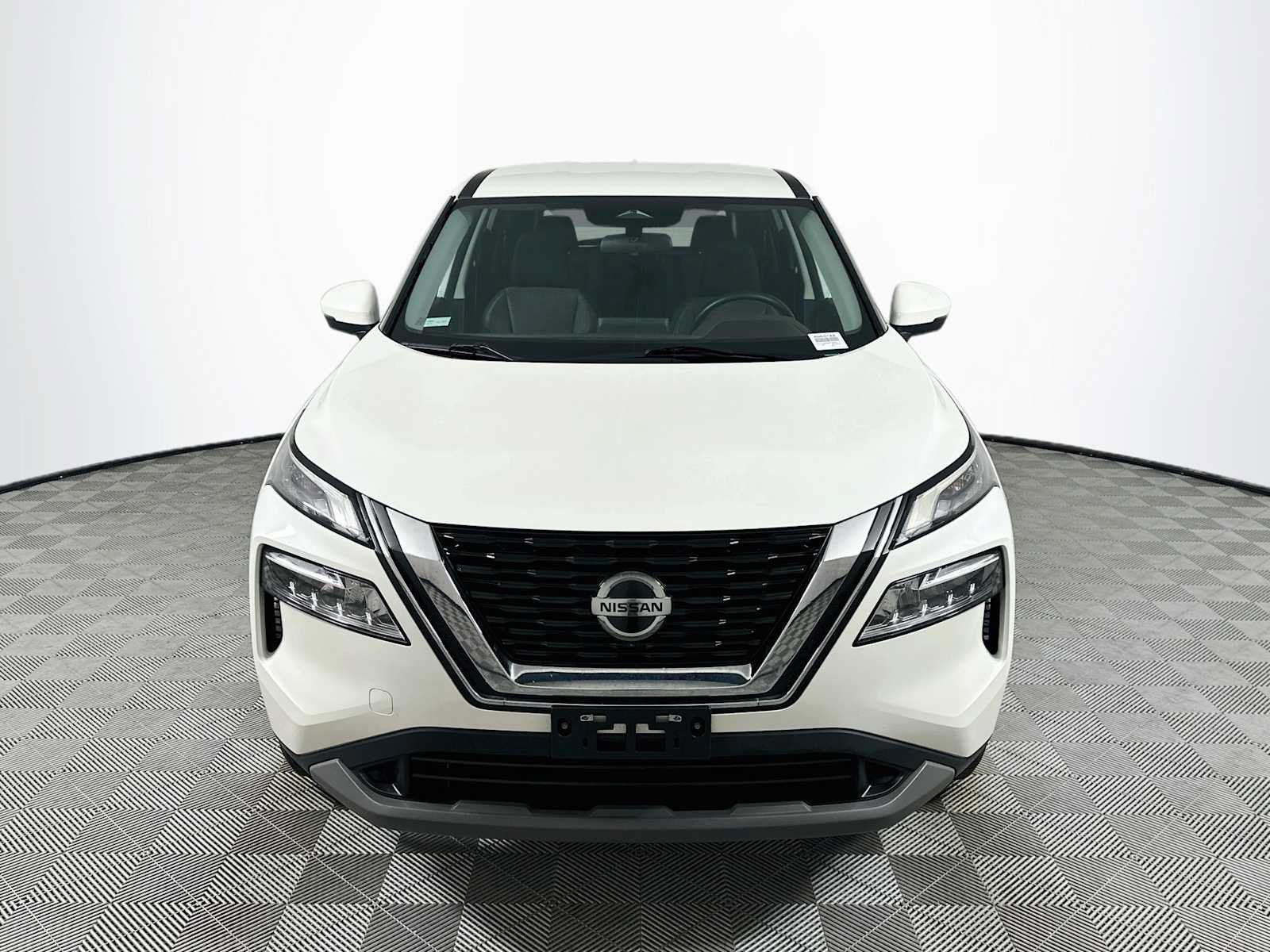 Used 2021 Nissan Rogue SV AWD/4WD image 2