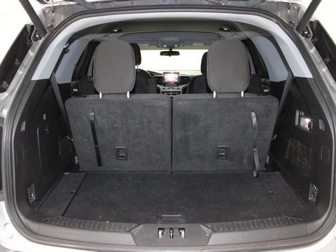 Used 2021 Ford Explorer XLT RWD image 13