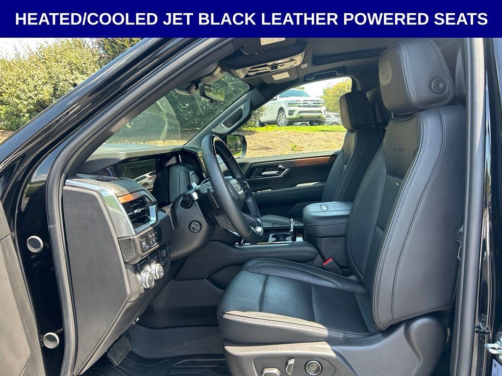 Used 2025 GMC Yukon Denali w/ Denali Reserve Package RWD image 6