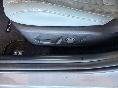 Used 2025 Hyundai Elantra Limited image 20