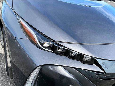 Used 2022 Toyota Prius Prime XLE image 27