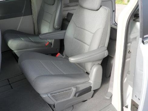 Used 2010 Chrysler Town & Country LX w/ Entertainment Group #1 FWD image 16