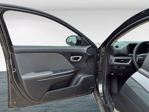 Certified 2025 Kia K4 FWD image 11