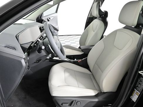 New 2025 Kia Niro EX image 18