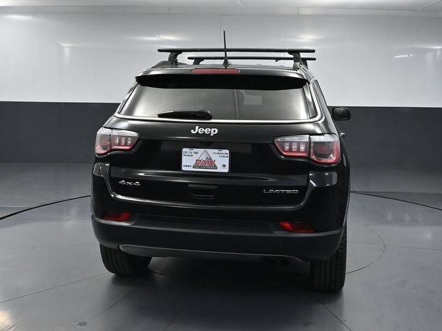 Used 2017 Jeep Compass Limited w/ Navigation Group AWD/4WD image 4