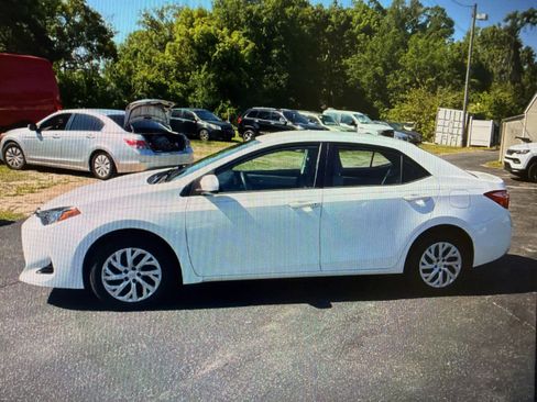 Used 2018 Toyota Corolla LE FWD image 6