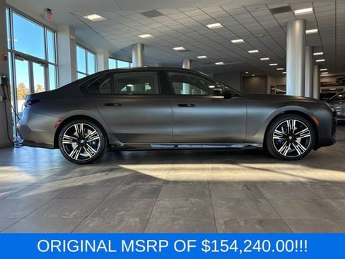 Used 2025 BMW 760i xDrive w/ Executive Package image 2